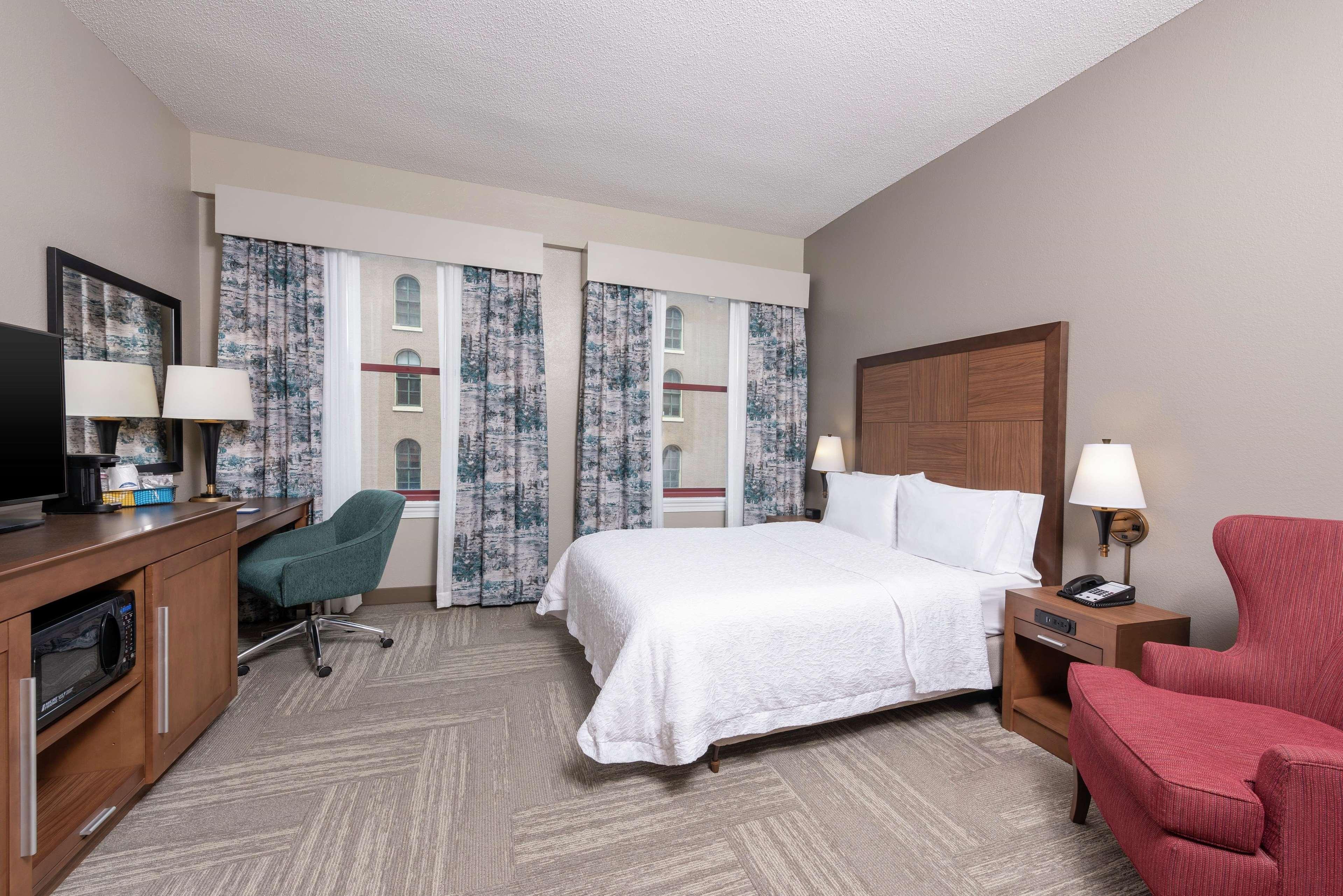 Hampton Inn Indianapolis Downtown Across From Circle Centre Extérieur photo