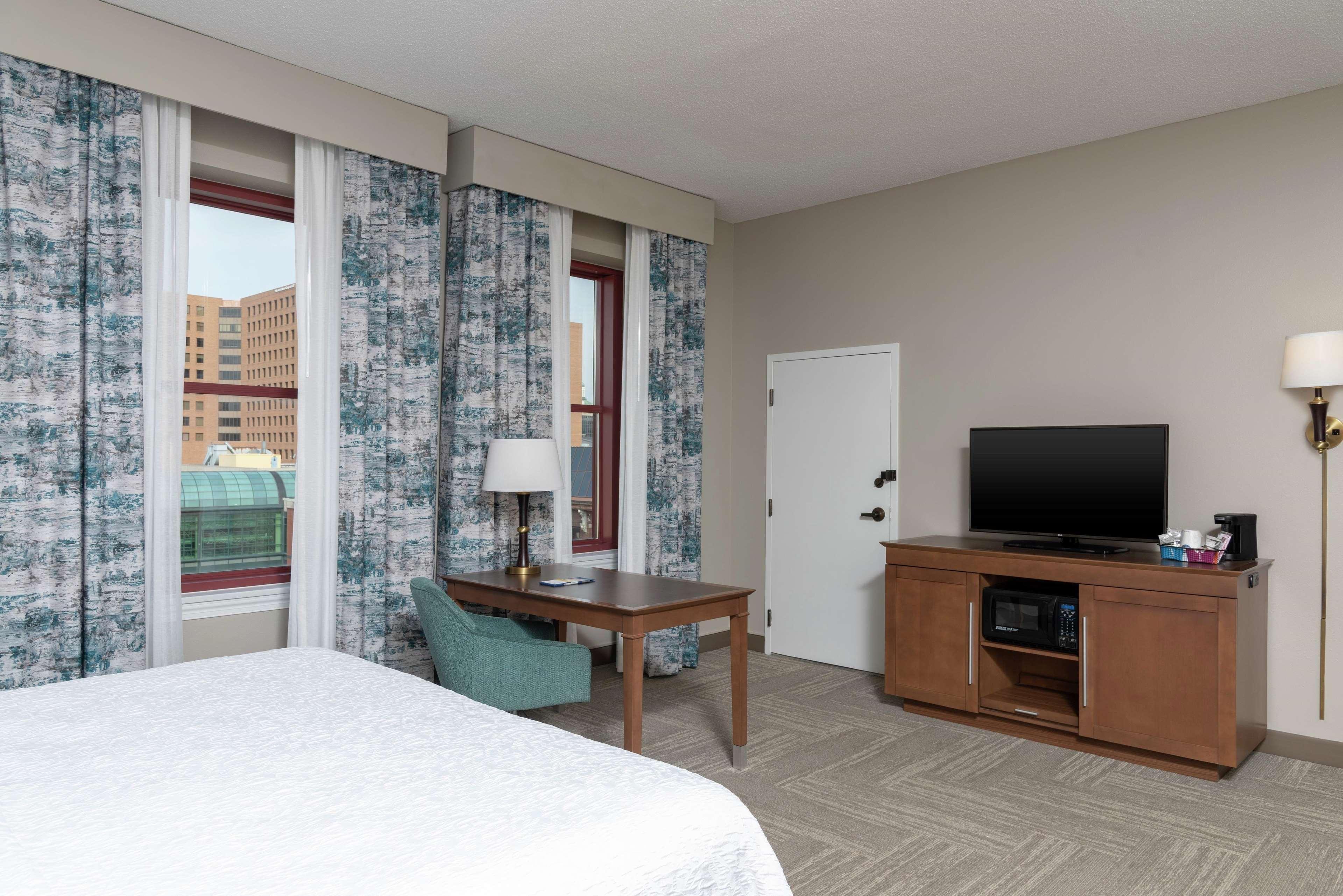 Hampton Inn Indianapolis Downtown Across From Circle Centre Extérieur photo