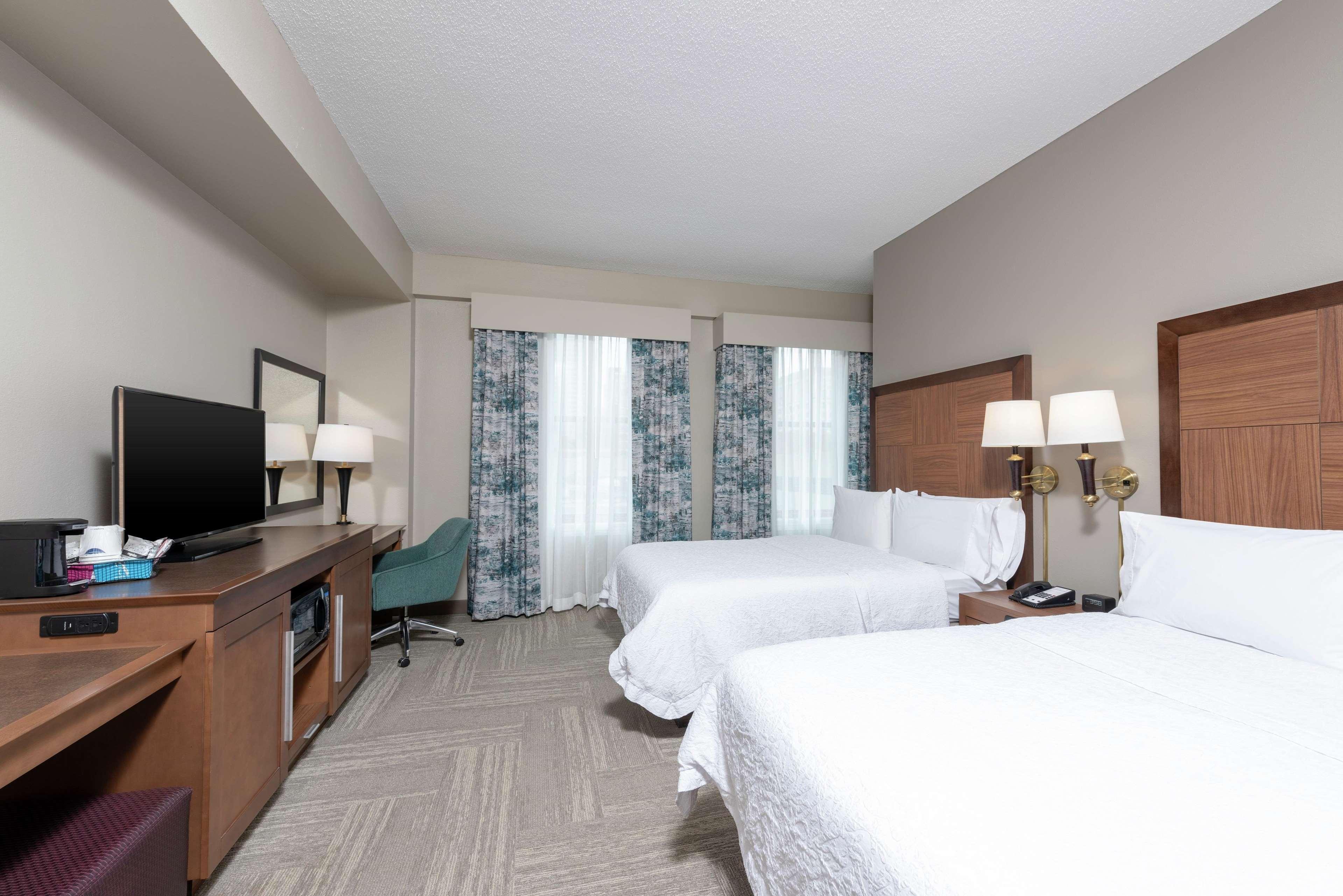 Hampton Inn Indianapolis Downtown Across From Circle Centre Extérieur photo